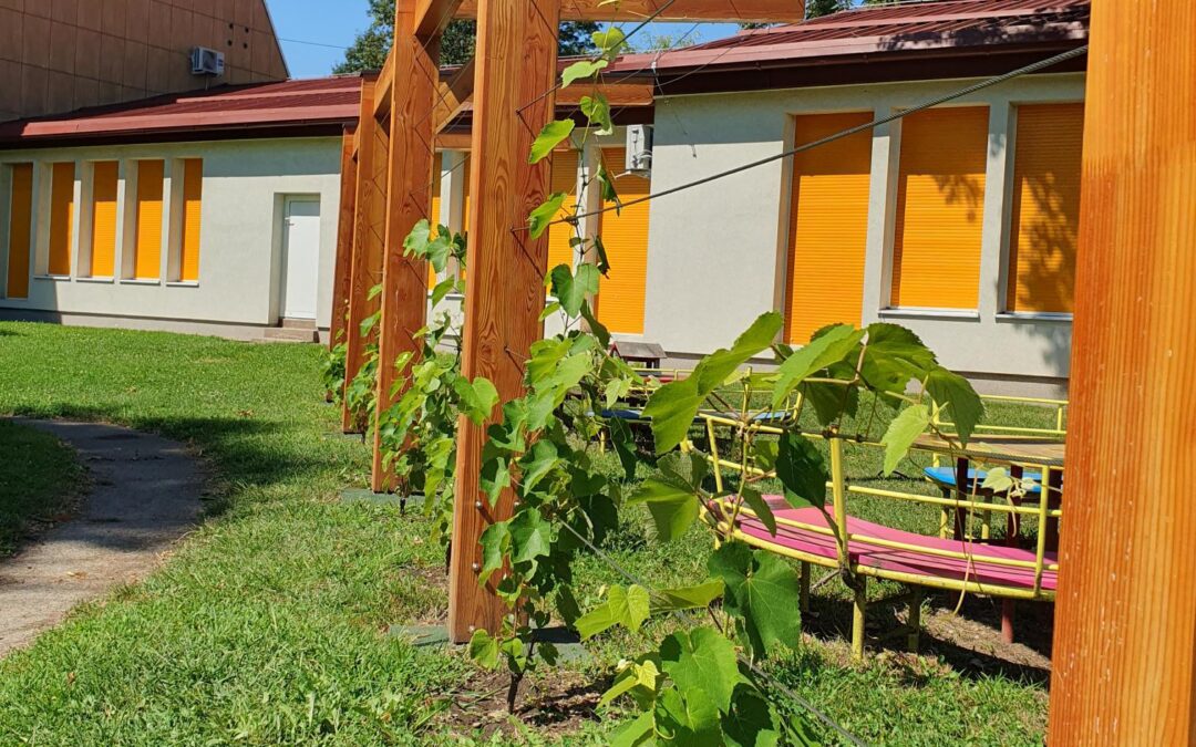 Green islands and pergolas for shade: Maribor and Hajdúböszörmény have installed their Ready4Heat pilot actions